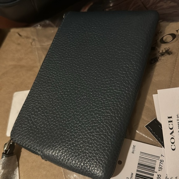 Coach Blue Corner Zip Wristlet NWT - Picture 3 of 6